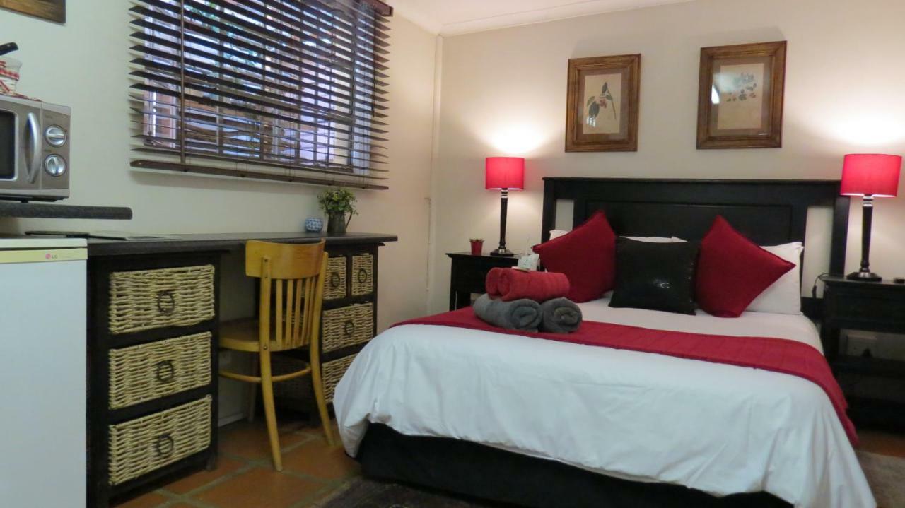 Ciara Guesthouse Pretoria Exterior photo